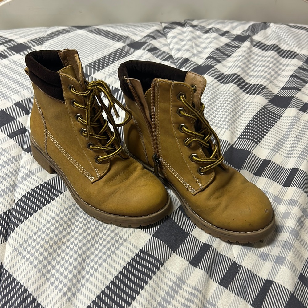 Girls size 13 Sophie 17 zip up boots